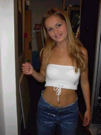 gal/Vos voisines sont des bombes !/bombe_119.jpg